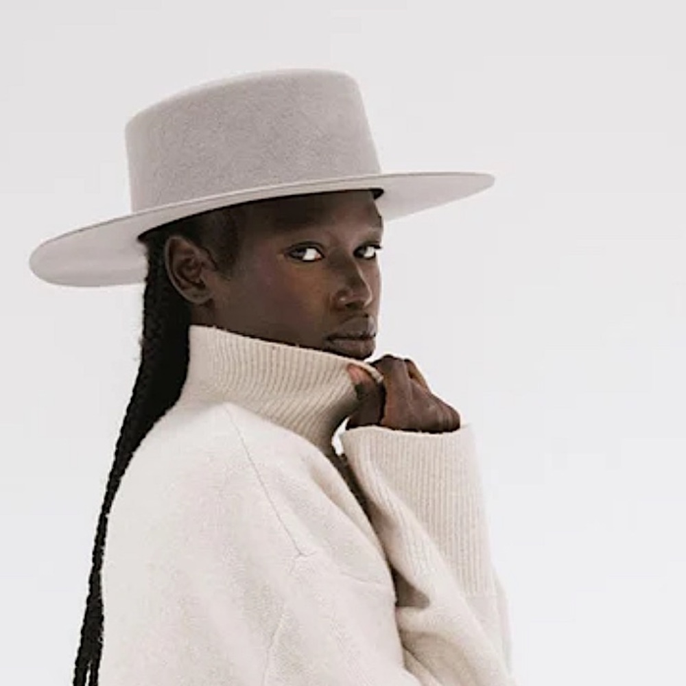 Gigi Pip, Dahlia Boater in Light Gray **includes one hat band